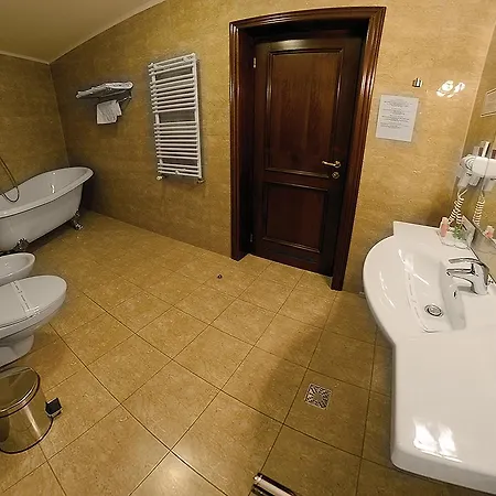 Diesel Hotel 4*